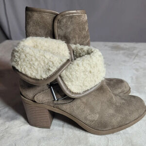 *LAST CHANCE* Sarita 6M 133655 Bootie with Sherpa Lining